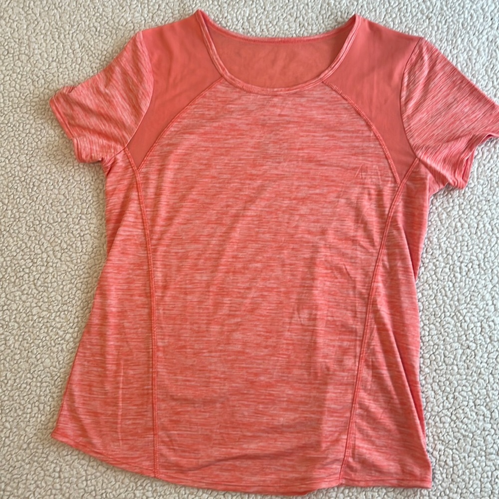 🟡🟡ACX active women’s t-shirt size M